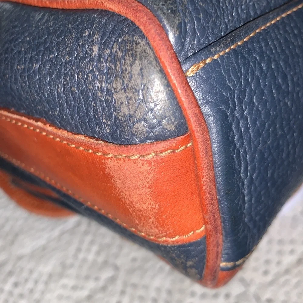 Liz Claiborne Leather Shoulder/Crossbody bag - Picture 9 of 14